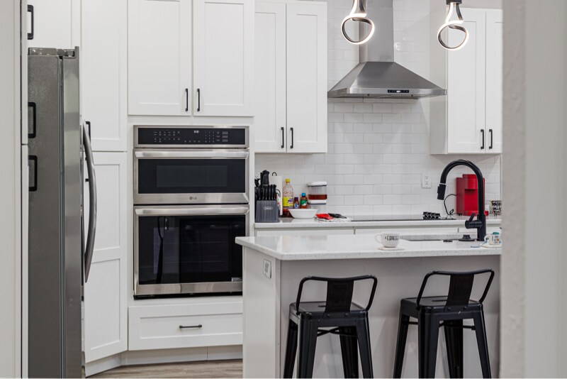 Building Photo - 550 Battle Ave