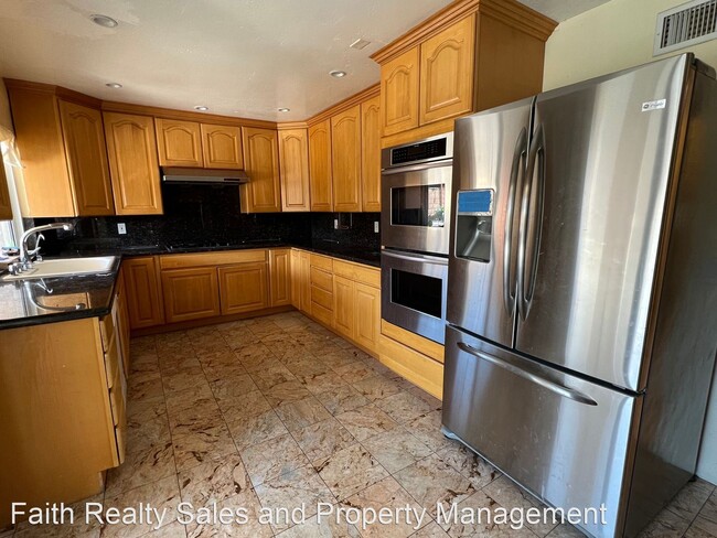 Building Photo - 4 br, 3 bath House - 913 W. Alfred Pl