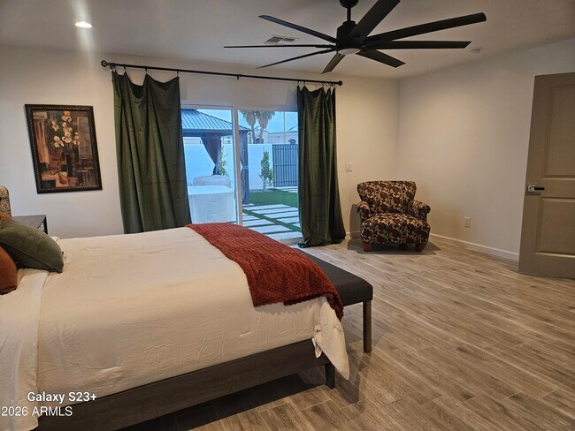 Building Photo - 2817 N 71st Pl