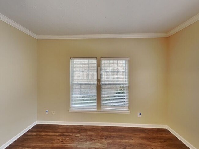 Building Photo - 7028 Oak Brook Terrace