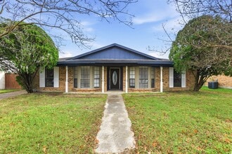 Building Photo - 3918 Wintergreen Dr