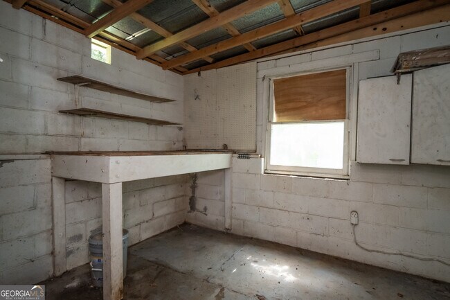 Building Photo - 175 Habersham Way
