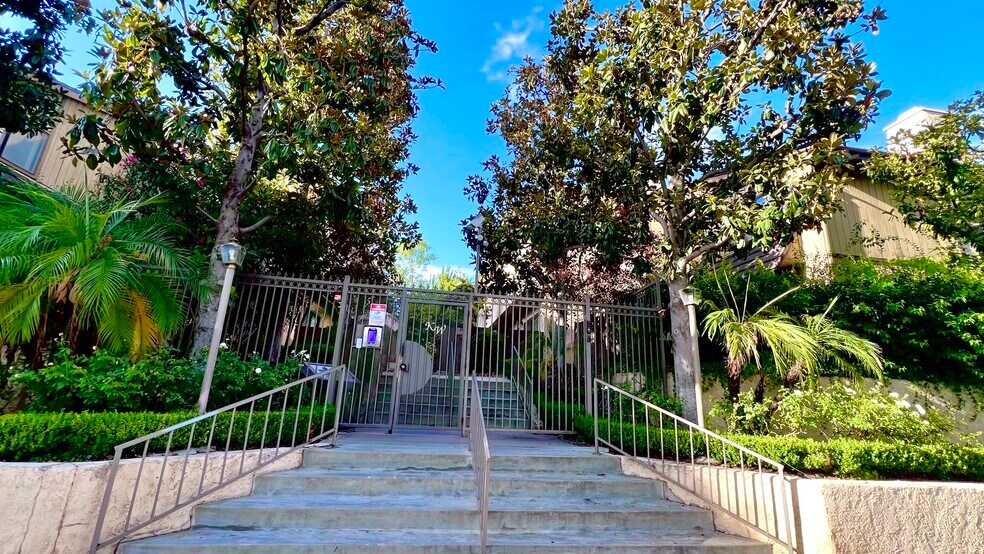 community entry - 15061 Sherman Way