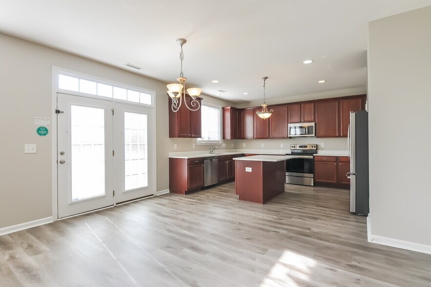 Building Photo - 123 Sleeper Car Ln