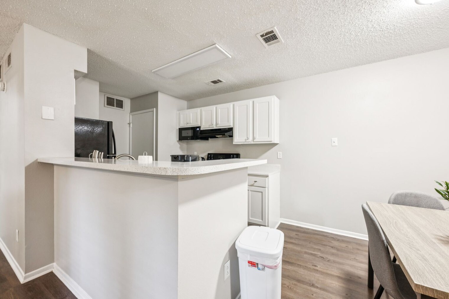 Building Photo - 3784 University Dr NW