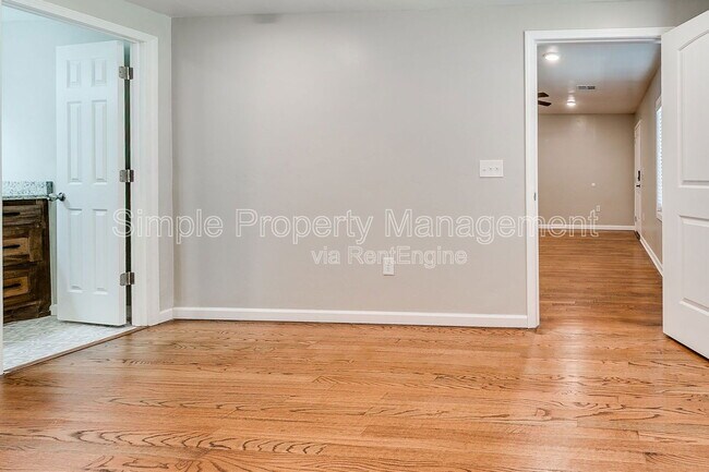Building Photo - 1232 N Independence Ave