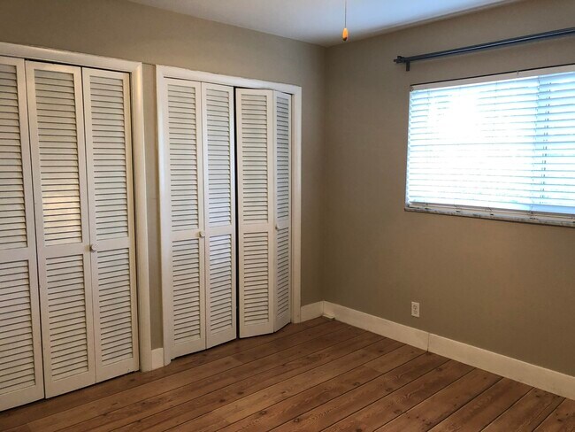 Building Photo - 698 NE Spanish River Blvd