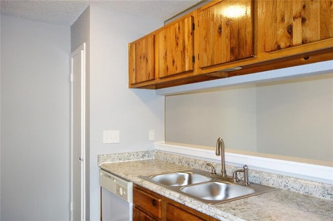 Building Photo - 9714 Eastwend Dr