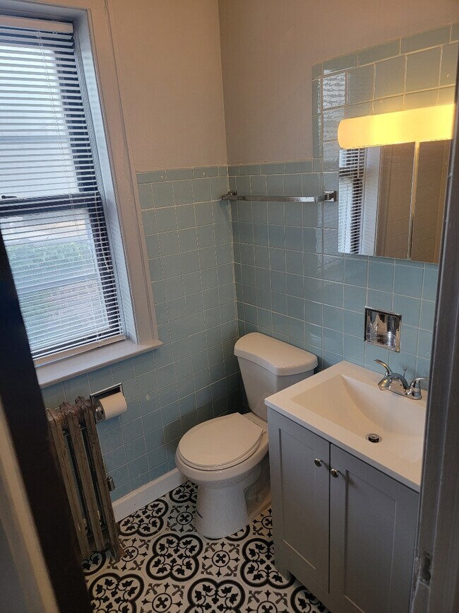 Building Photo - 8621 S Drexel Ave