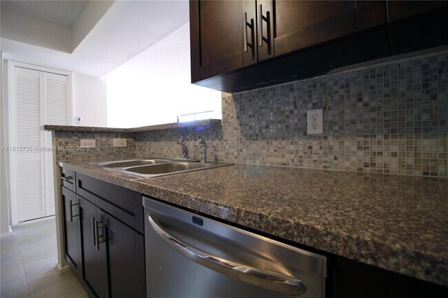Building Photo - 10371 SW 150th Pl