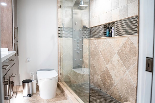 Building Photo - 55 SE 14th St