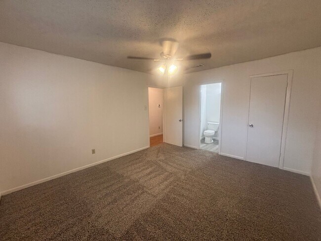 Building Photo - 1508-1510 Blackwell Drive