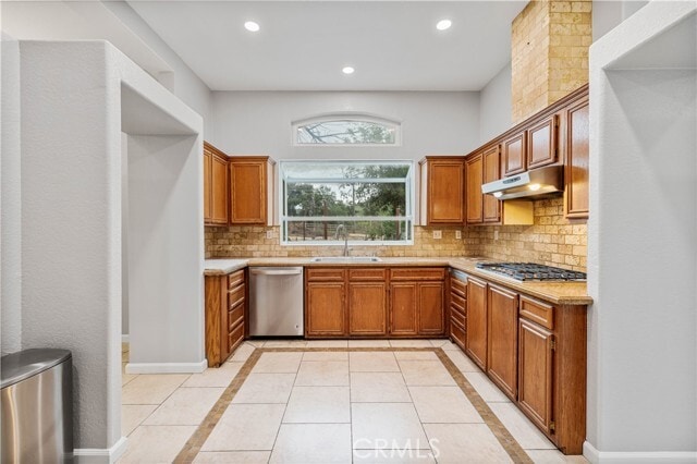 Building Photo - 15608 Tierra Rejada Rd