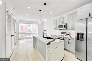 Primary Photo - 2054 N 2nd St