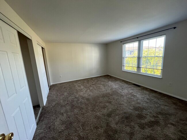 Building Photo - 8265 Rollinghitch Ct