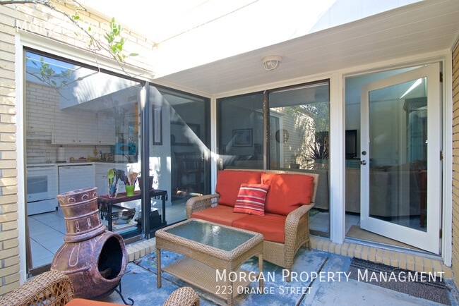 Building Photo - 223 Orange St