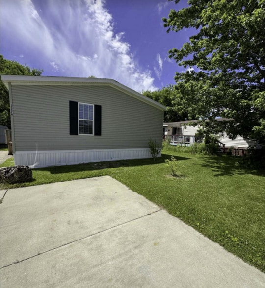Building Photo - 12528 Apple Ln