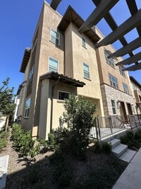 Building Photo - 49 Sanctuary Ln