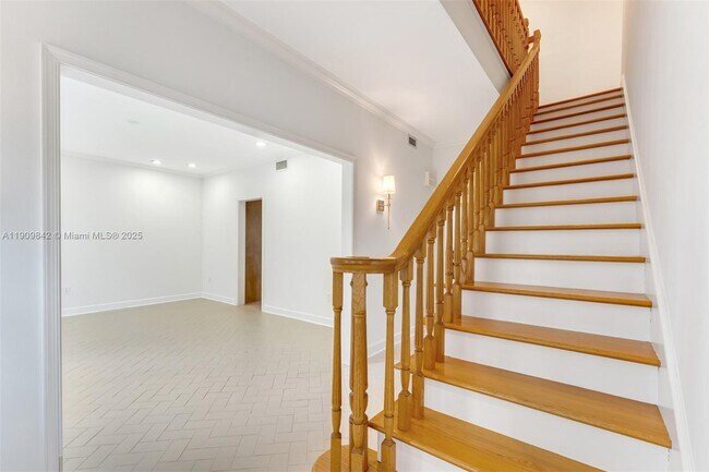 Building Photo - 13032 Mar St