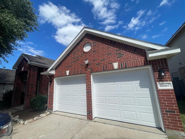 Building Photo - 8807 Petersburg Ln