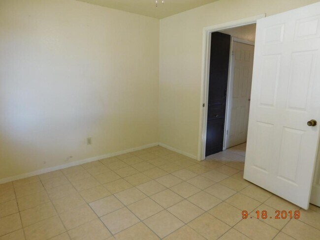 Building Photo - 206 Jason Dr