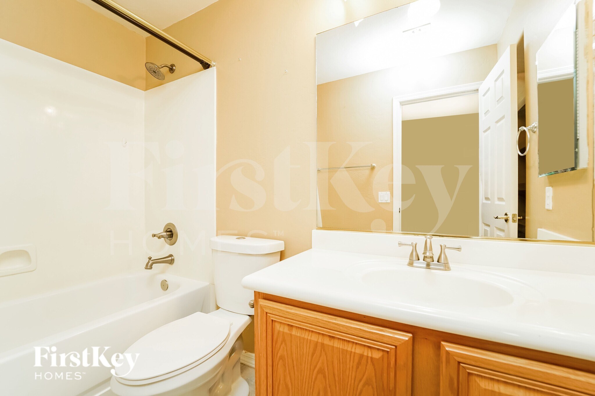 Building Photo - 5240 N Spring Pointe Pl