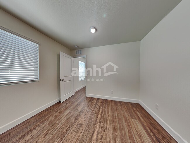 Building Photo - 6139 Theodore St