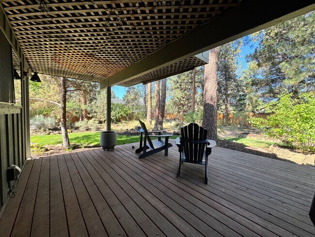 Building Photo - FOR RENT: FURNISHED LONG-TERM EXTREMELY CO...