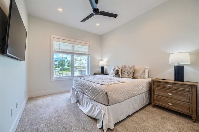 Building Photo - 19517 Flying J Blvd