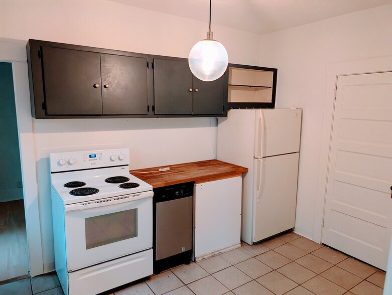 Building Photo - 1403 N 36th St