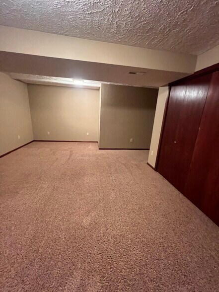 Building Photo - 4831 10th Ave