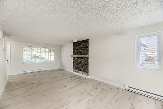 Building Photo - 14115 Admiralty Way