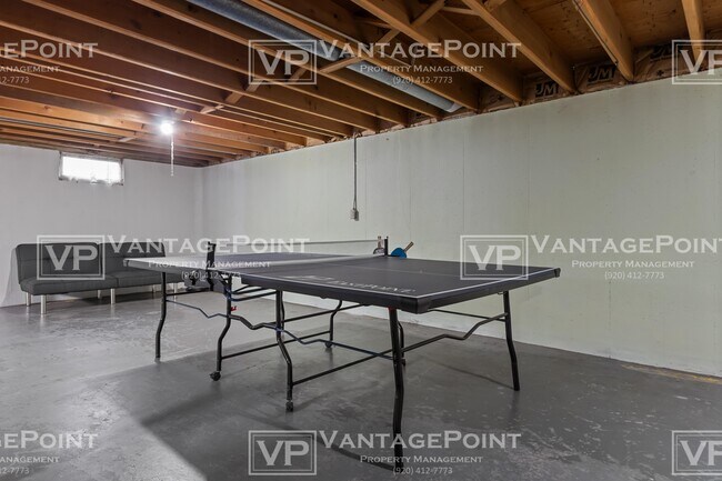 Building Photo - 606 Simonet St