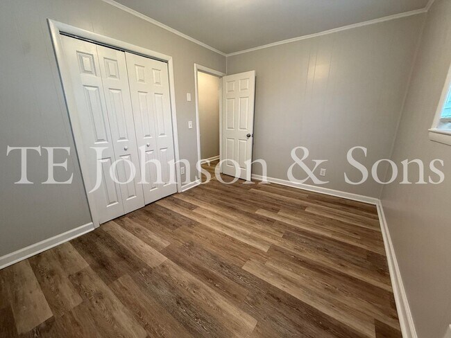 Building Photo - Modern Comfort with a Fenced Yard in Winston-Salem