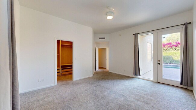 Building Photo - 4537 E Devonshire Ave