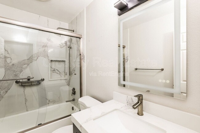 Building Photo - 2412 Pecan St