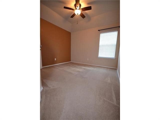 Building Photo - 9009 Weller Ln