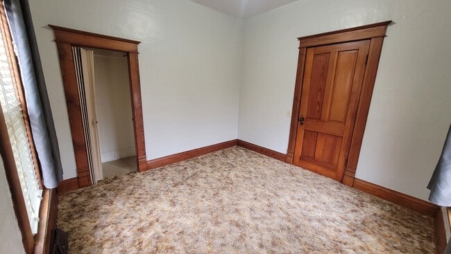 Building Photo - 409