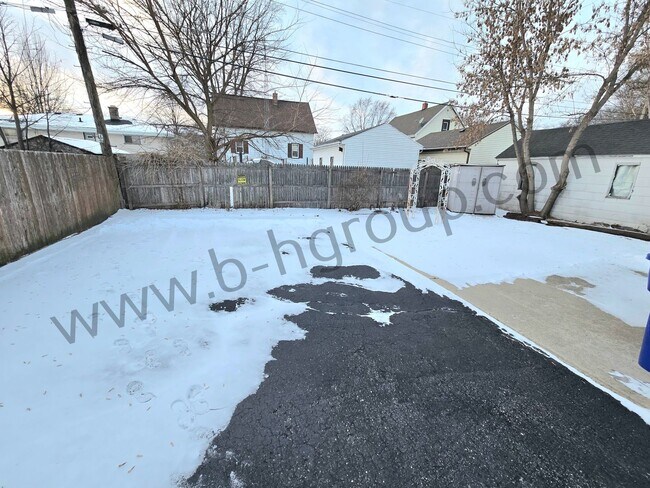 Building Photo - 5412 41st Ave