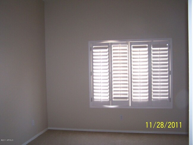 Building Photo - 3 Bed, 2 Bath Home in Power Ranch Subdivis...