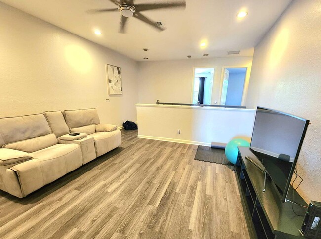 Building Photo - 2247 SW Cape Cod Dr