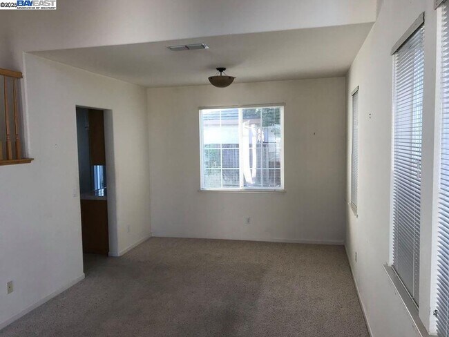 Building Photo - 2173 Leafcrest Common
