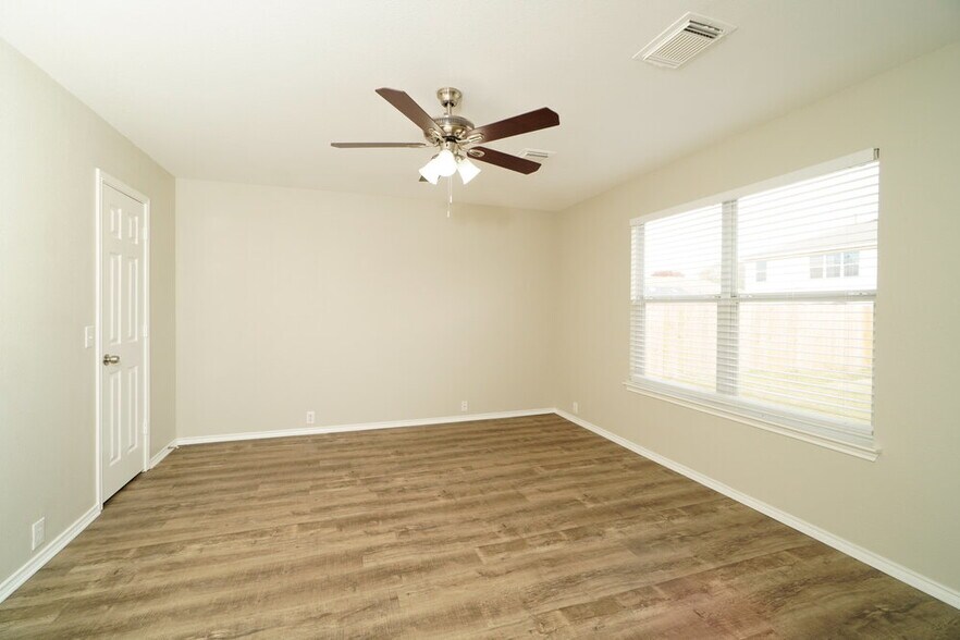 Building Photo - 15810 Brisbane Dr