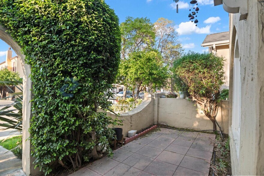 Building Photo - 148 Clayton Ave