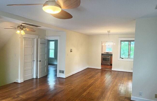 Building Photo - 3436 Lyleburn Pl