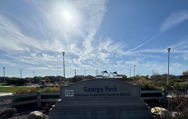 Building Photo - Beautiful 3 bed 2 bath located in Elk Grove!