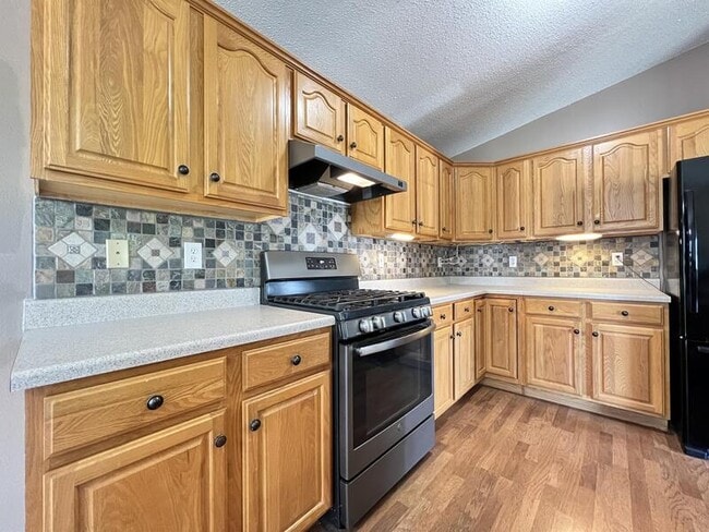 Building Photo - 2305 Eastlawn Dr