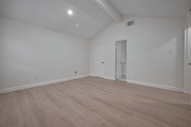 Building Photo - 16250 Rancho Blanco Dr