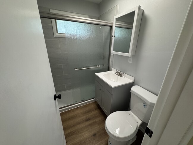 Building Photo - 2737 Broadmoor Dr