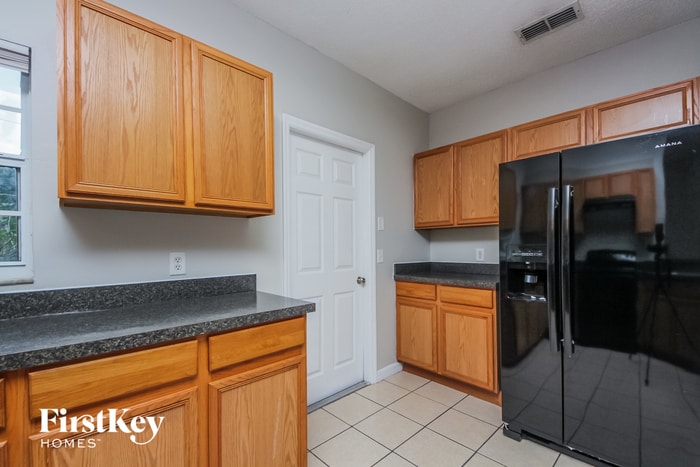 Building Photo - 858 San Pedro Ct